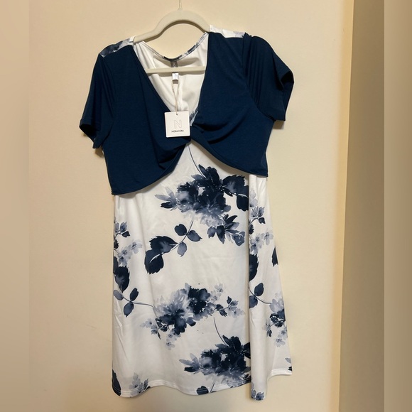 Blue & white dress - Picture 1 of 3